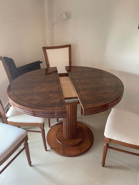 table     manger avec quatre chaises 300 Courbevoie (92)