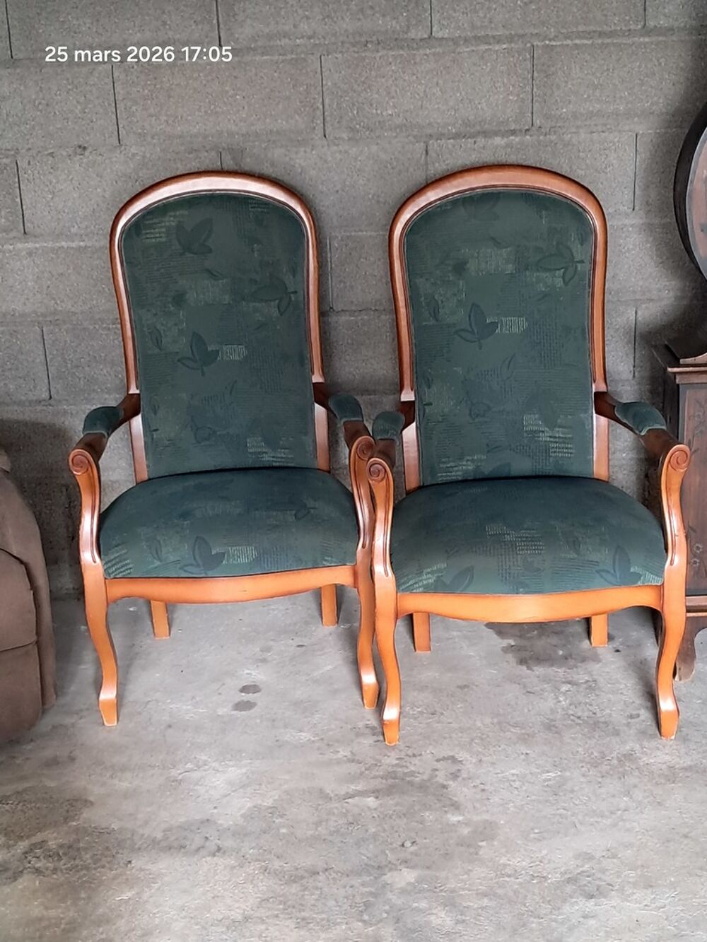 Lot de 2 fauteuils bois et tissu vert Meubles