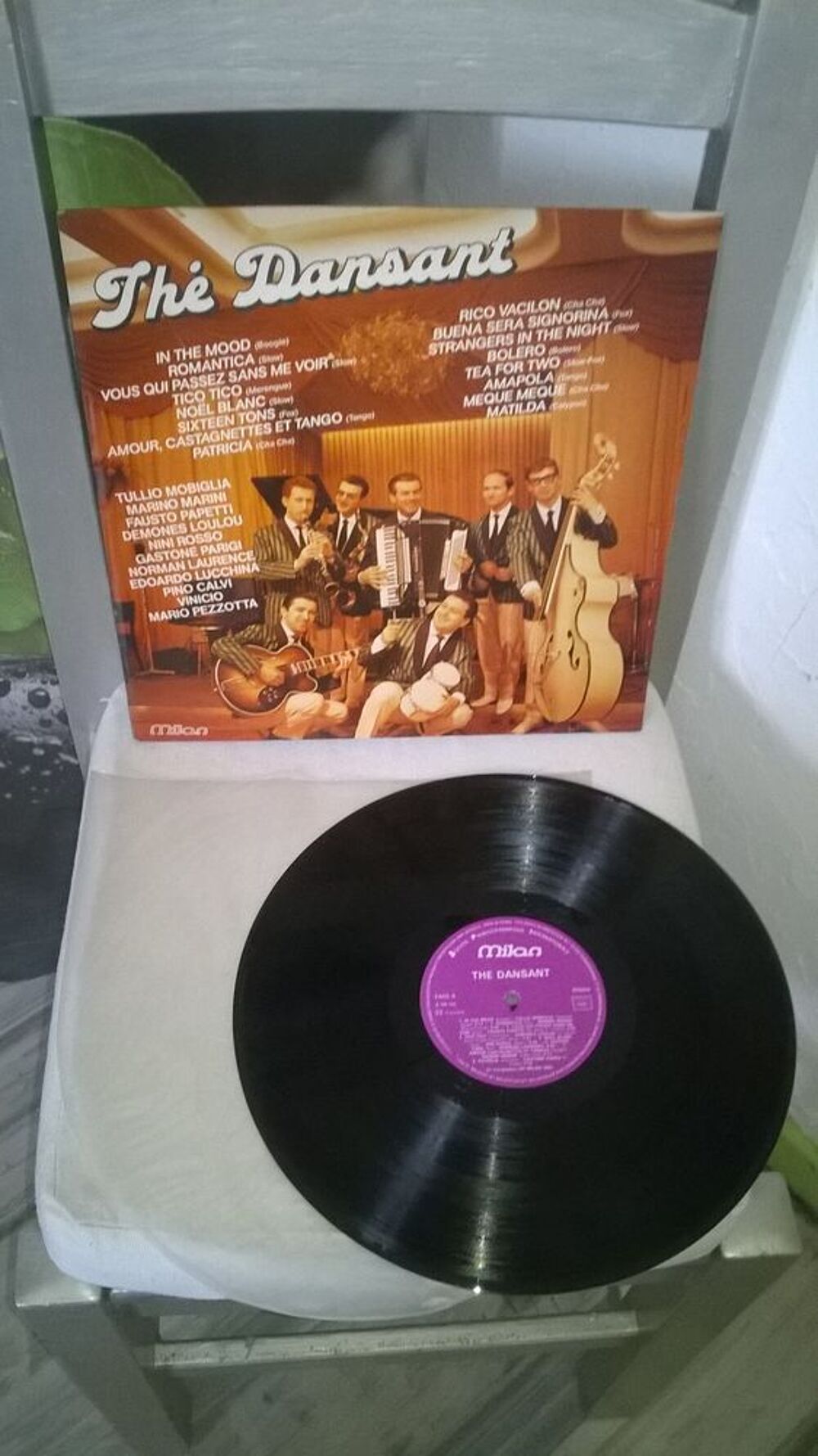Vinyle Th&eacute; Dansant
1982
Excellent etat
Tullio Mobiglia?In CD et vinyles