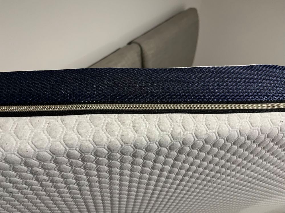 Matelas / surmatelas en tr&egrave;s bon &eacute;tat Meubles