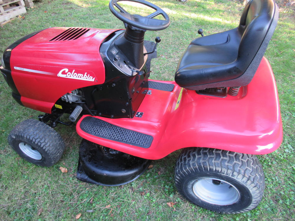 Tracteur tondeuse moteur Briggs Stratton , Jardin