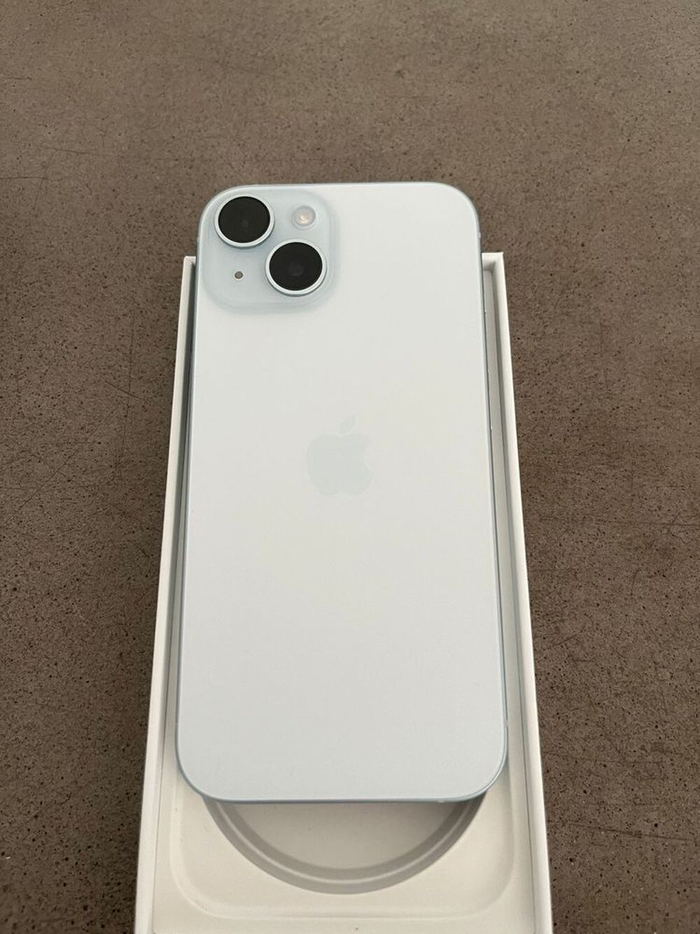 IPhone 15 bleu titane 128go Téléphones et tablettes