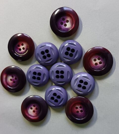 Lot Classique & Doux de 12 boutons violine et mauves. 13 Thonon-les-Bains (74)