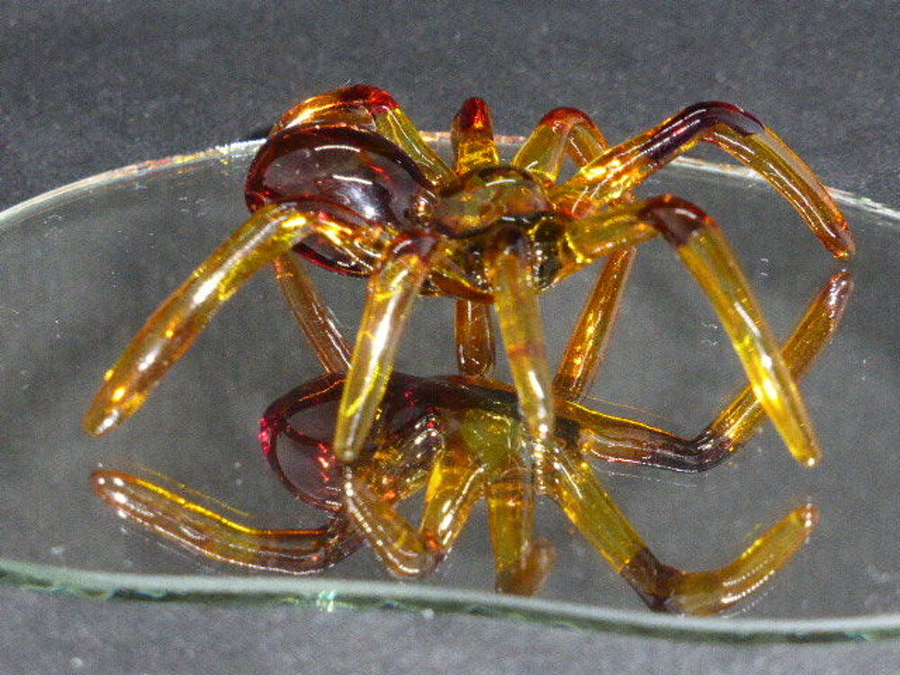 Araign&eacute;e en verre sur support miroir Décoration