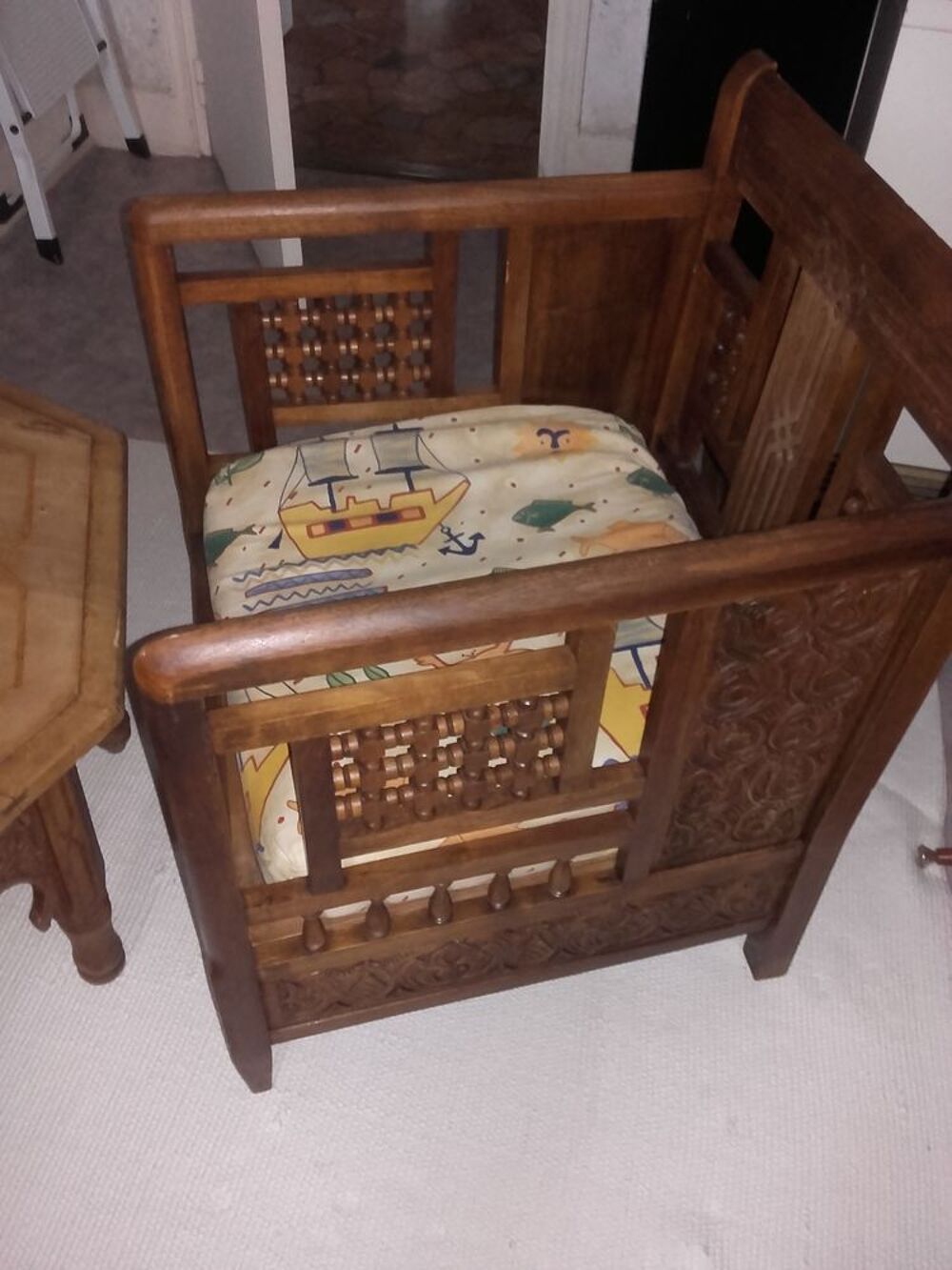 1 table th&eacute; &amp; 2 fauteuils style mauresque Meubles