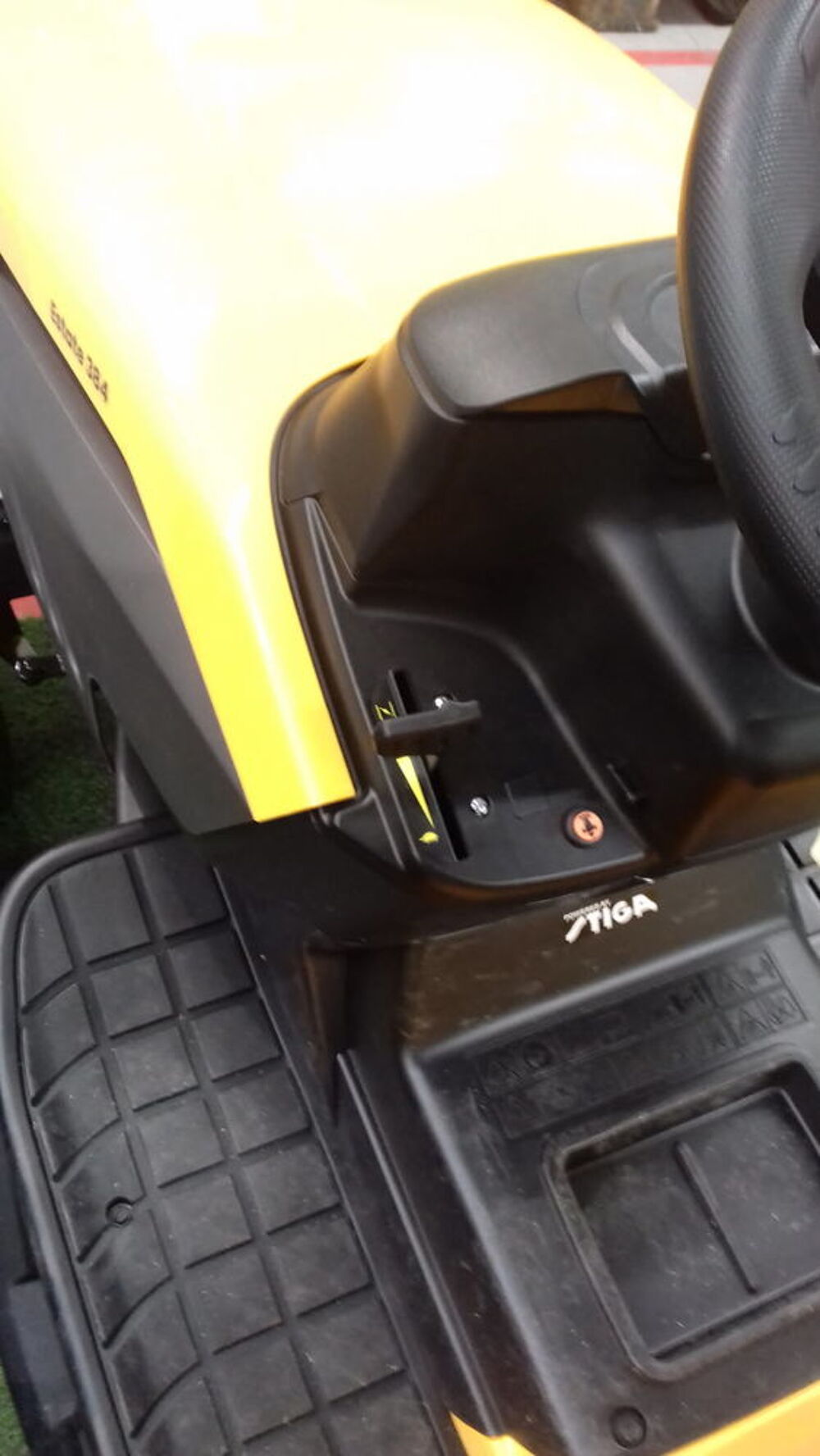 TONDEUSE AUTOPORTEE EJECTION ARRIERE STIGA 432 M3 Jardin