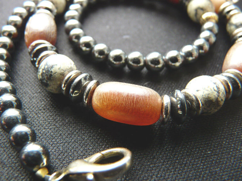 Petit Collier de perles vertes en r&eacute;sine color&eacute;es-ras-de-cou Bijoux et montres