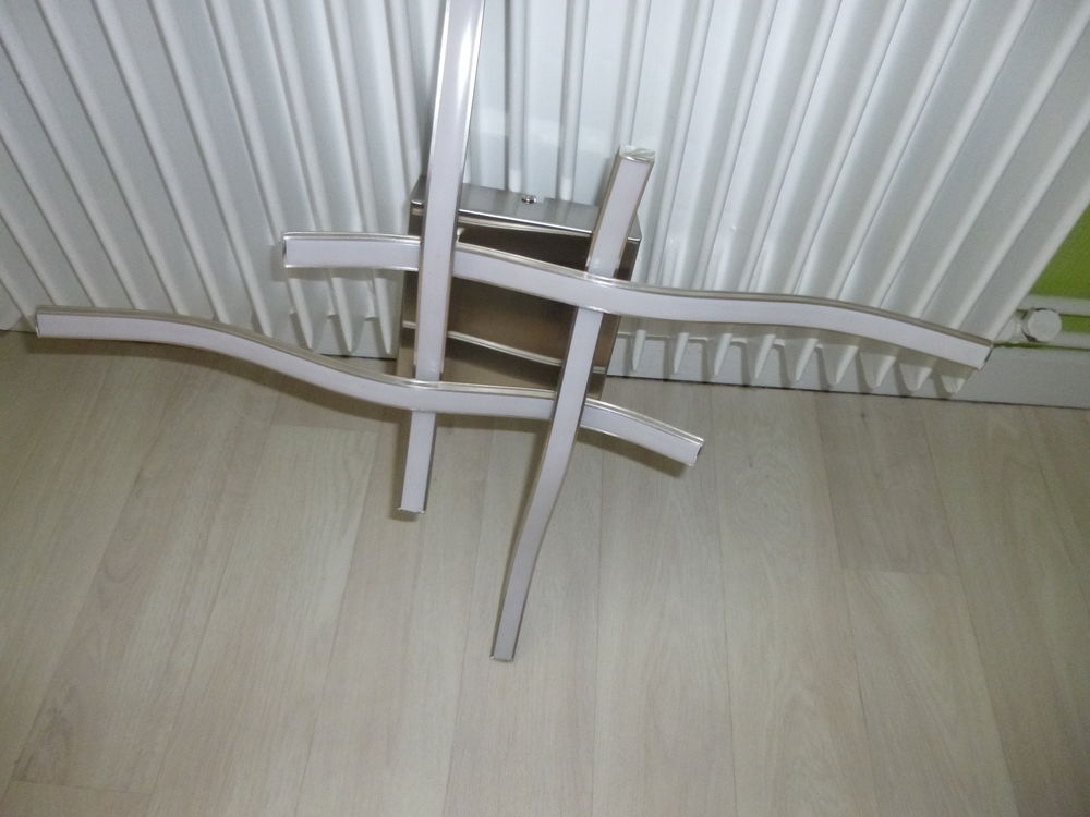 Eclairage int&eacute;rieur (plafonnier) en tr&egrave;s bon &eacute;tat (neuf) Décoration
