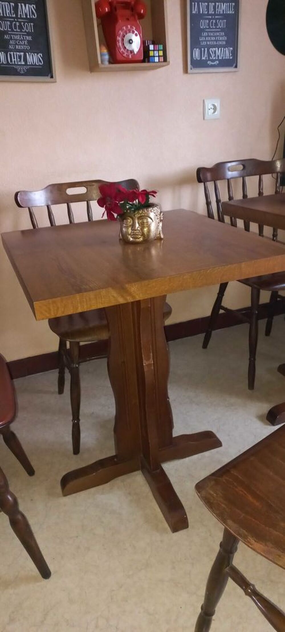 Ensemble tables et chaises de "caf&eacute; bistro" vintage en ch&ecirc;ne Meubles