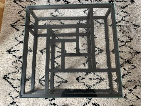 Table basse . Antigone. Ligne Roset 350 Poitiers (86)