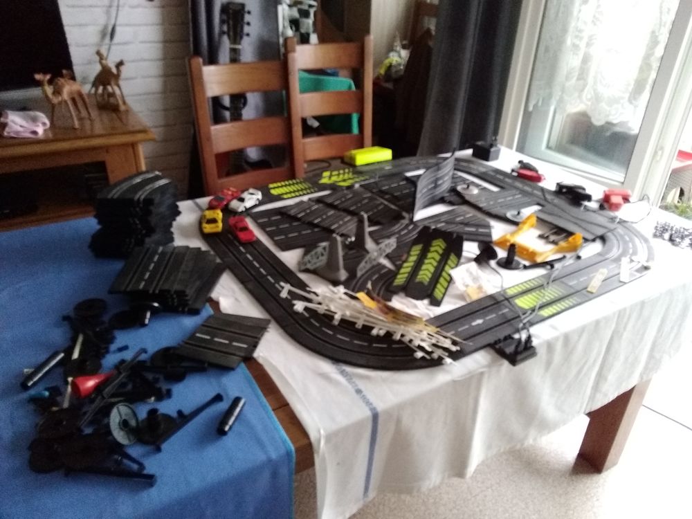 circuit (( 24 )) avec 4 voitures et de deux et quatre pistes Jeux / jouets