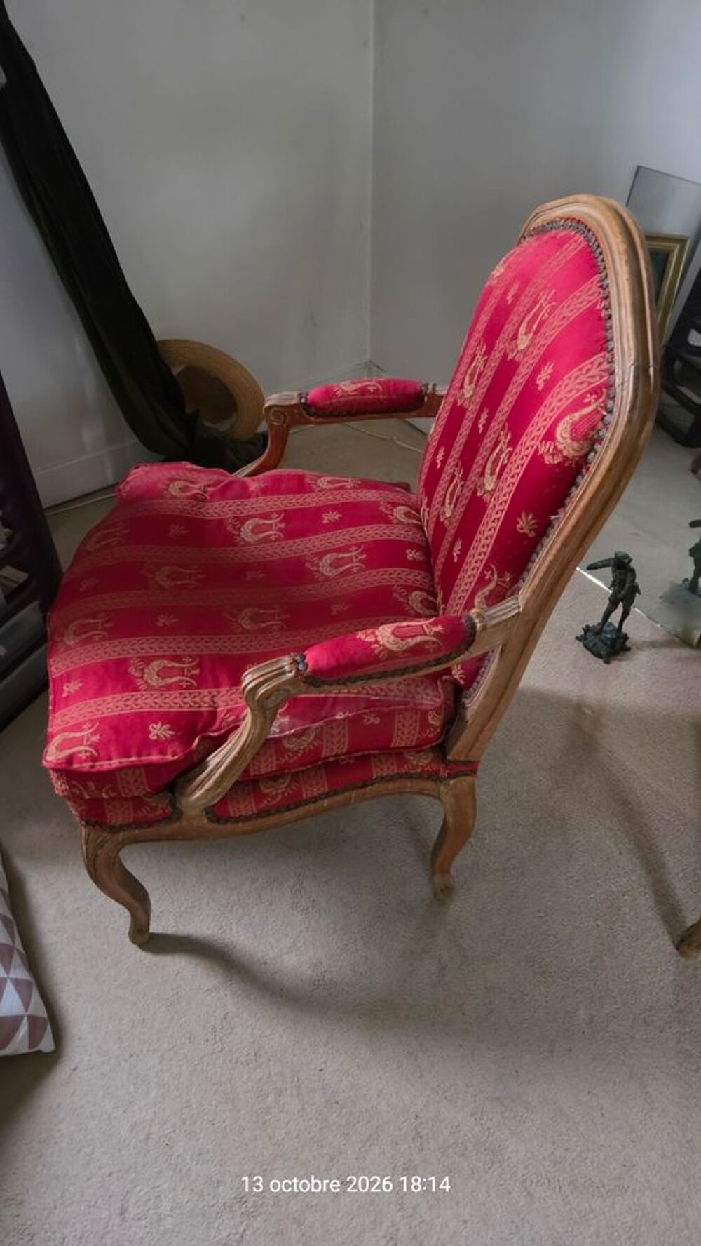 Lot de 2 fauteuils anciens style Louis XV ? bois sculpt&eacute; Meubles