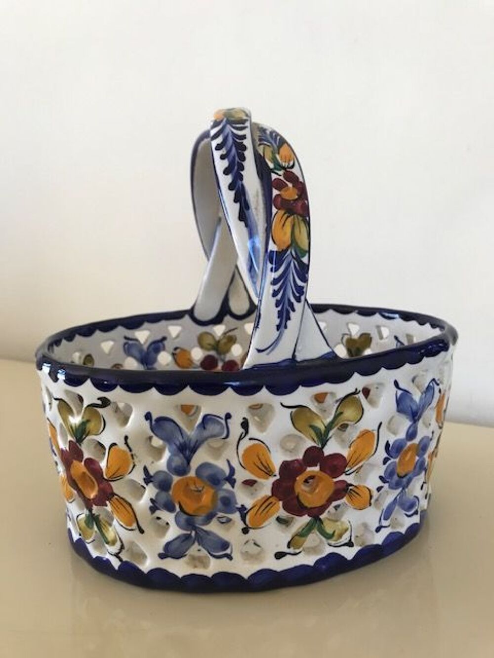 Panier &agrave; fruits ajour&eacute; en faience d&eacute;co fleurs Décoration
