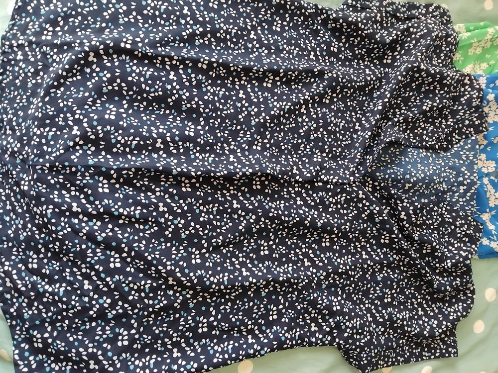 Jeans blouses robes Vêtements