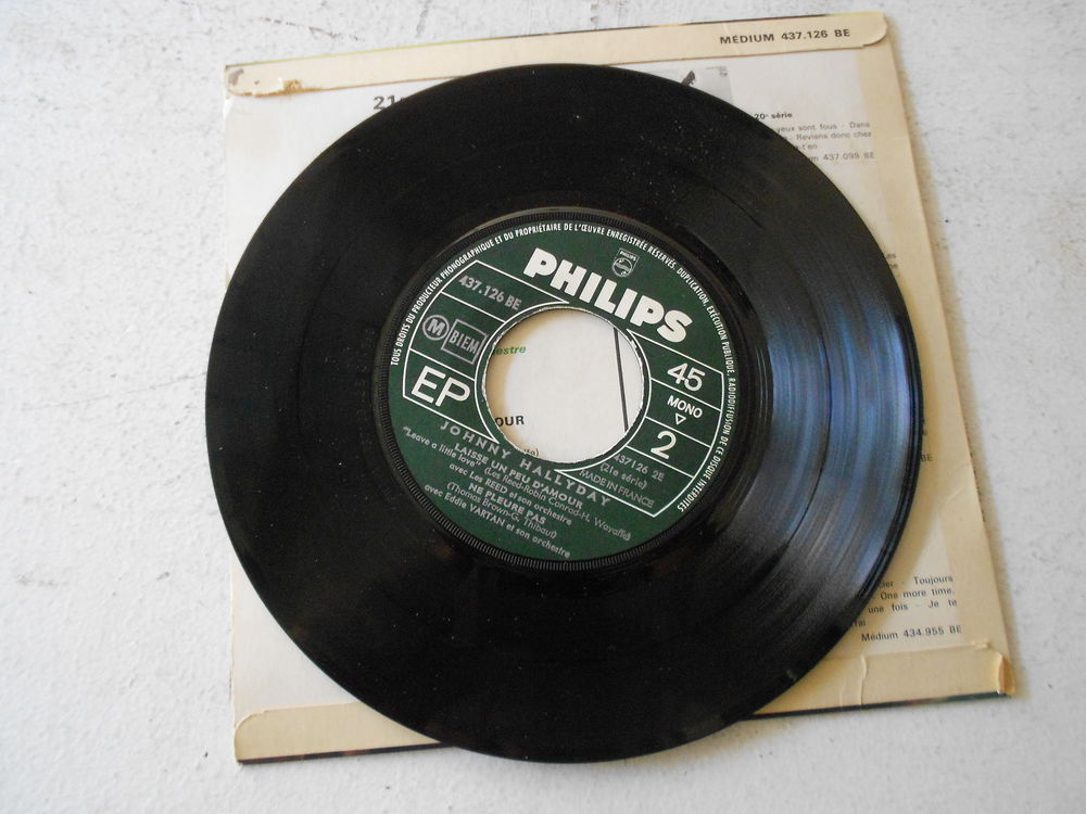 ALBUM DE JHONNY HALLIDAY CD et vinyles