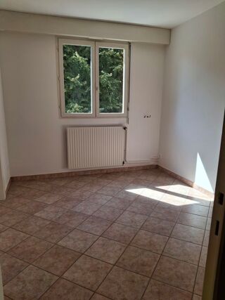  Appartement à louer 2/3 pièces 65 m²
