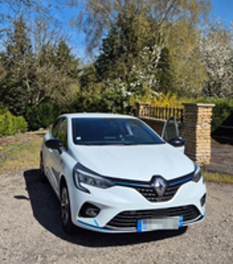 Clio V Clio E-Tech 140 - 21 Premi&egrave;re Edition 2021 occasion 57070 Vany