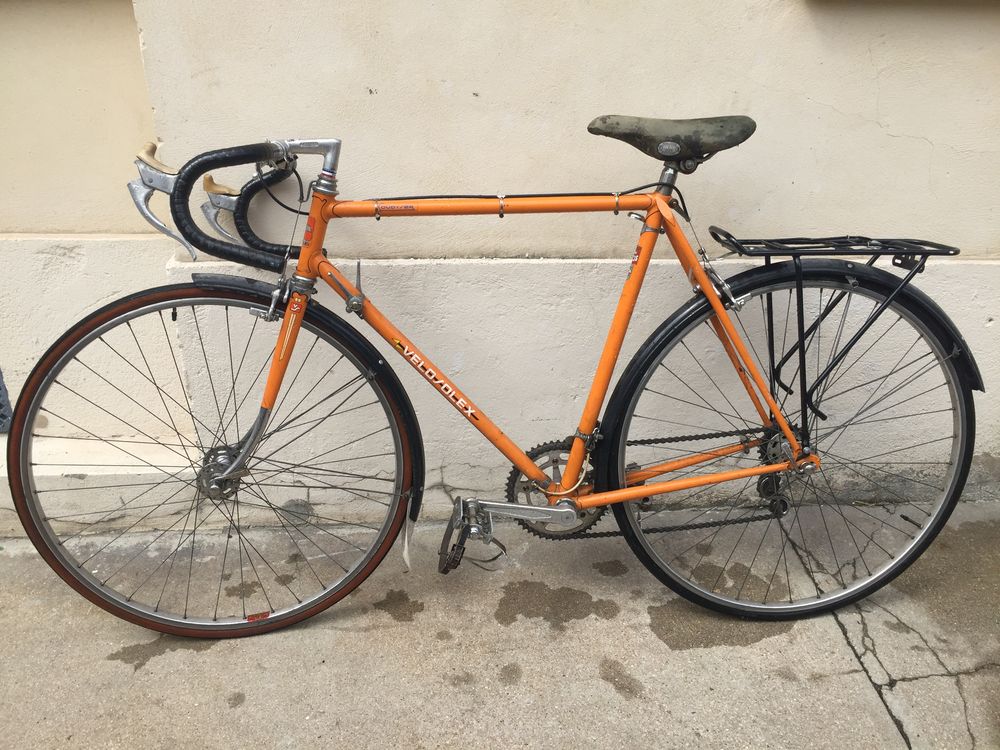 v&eacute;lo de course de collection V&eacute;loSolex 1972 orange Vélos