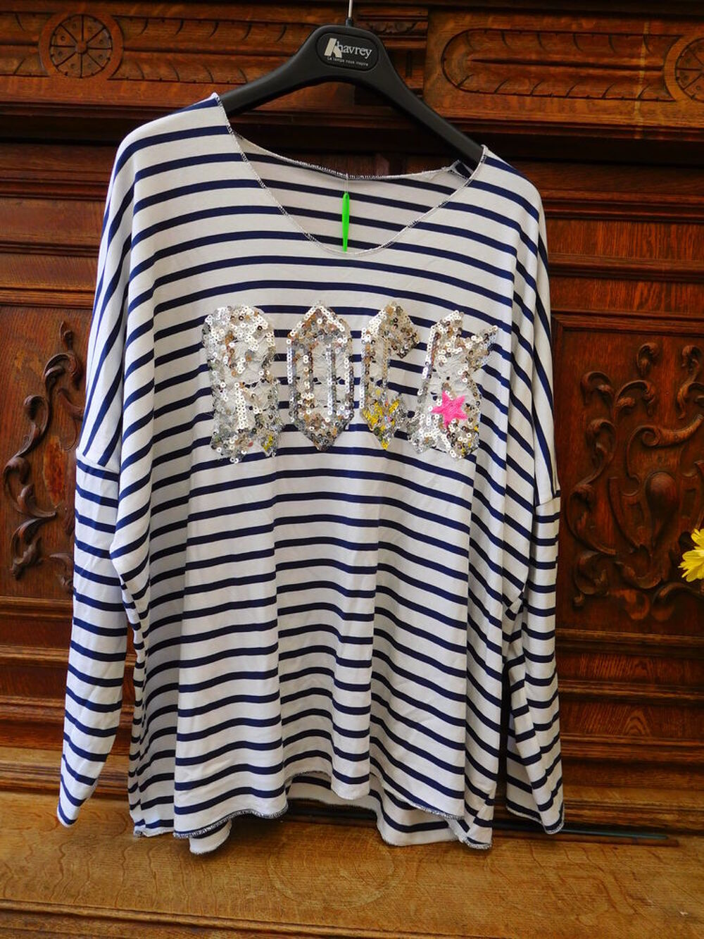 combi-pantalon et thee-shirt neufs Vêtements