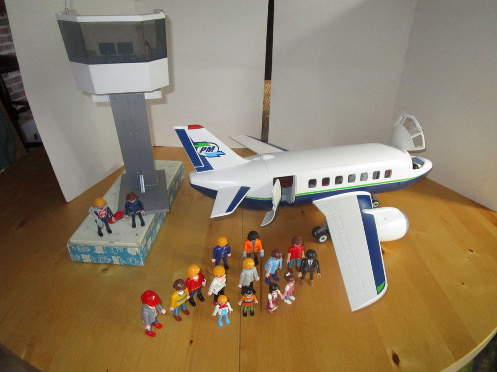 PLAYMOBIL AVION +TOUR DE CONTROLE+PERSONNAGES Jeux / jouets