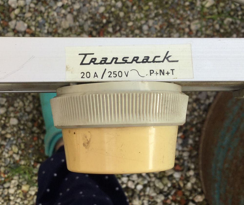 Rampe Multiprise Transrak Bricolage