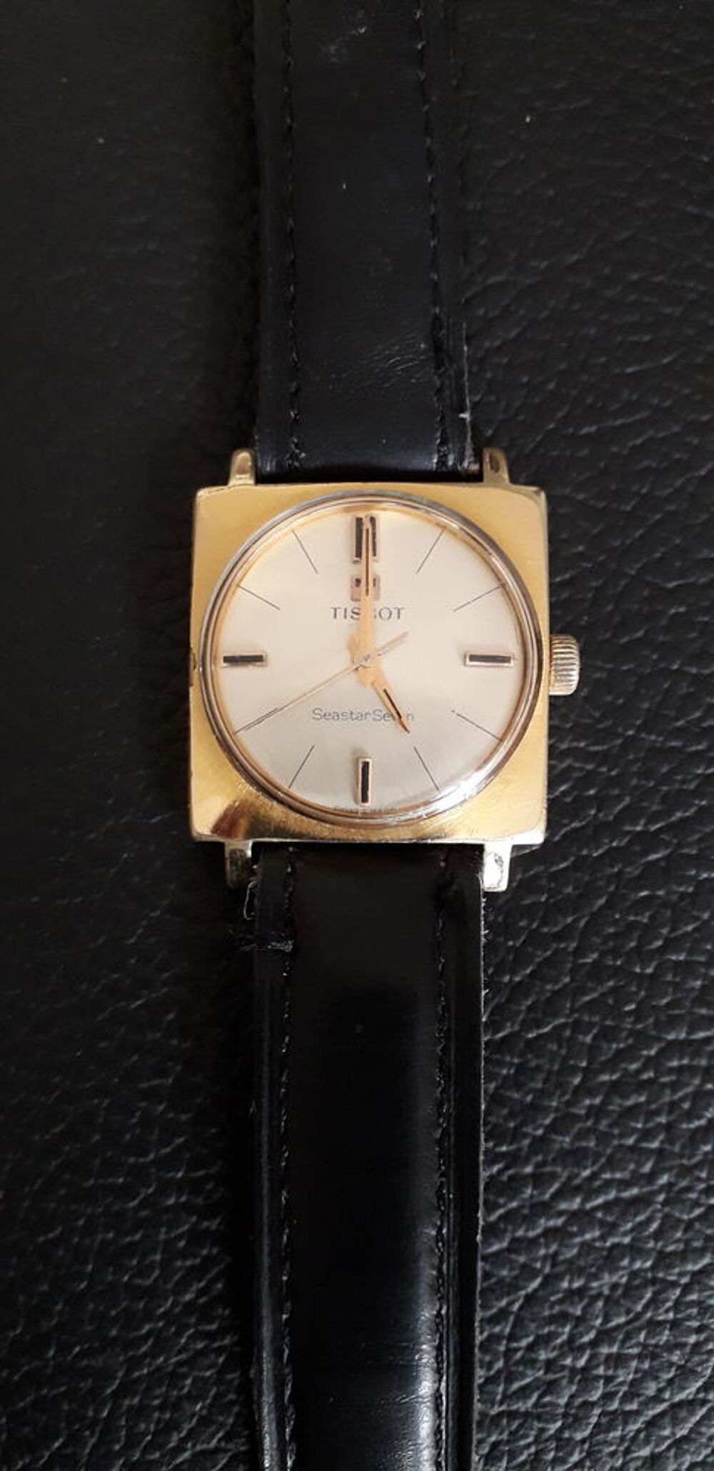 Montre Tissot Seastar Seven m&eacute;canique &agrave; remontoir ann&eacute;es 60 Bijoux et montres