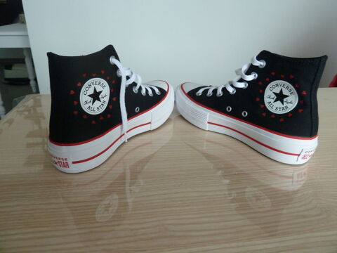 Converses  Coeurs   Neuves Pointure  37.5  Europe   70 Frossay (44)
