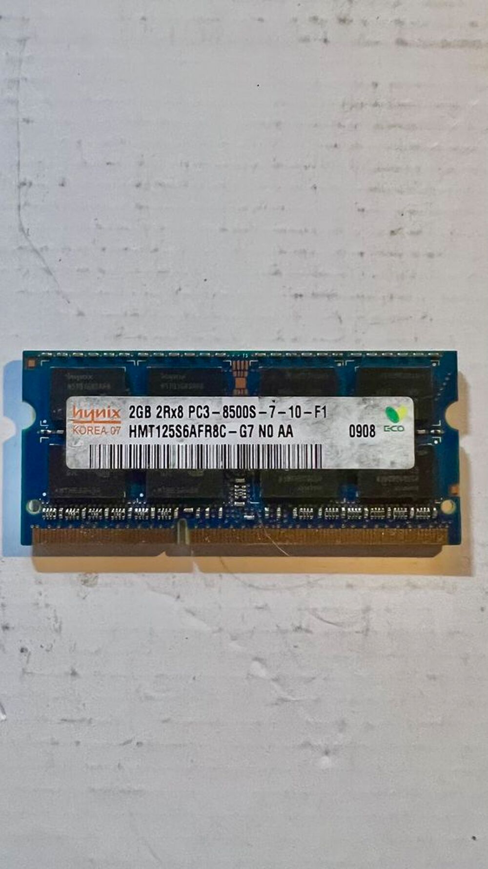 SK Hynix - M&eacute;moire vive RAM 2Go - DDR3 - 1066MHz - PC3-8500S Matériel informatique