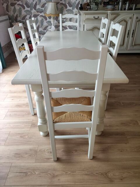 Table ch�ne massif blanc 200*86 + 6 chaises Armenti�res (59)