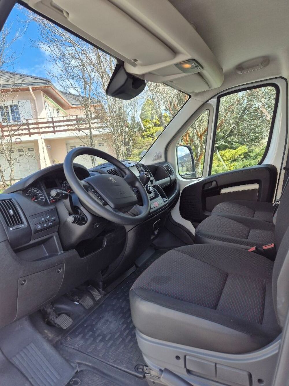 Boxer BOXER TOLE 330 L2H2 BLUEHDI 140 S&S ASPHALT 2020 occasion 01100 Oyonnax