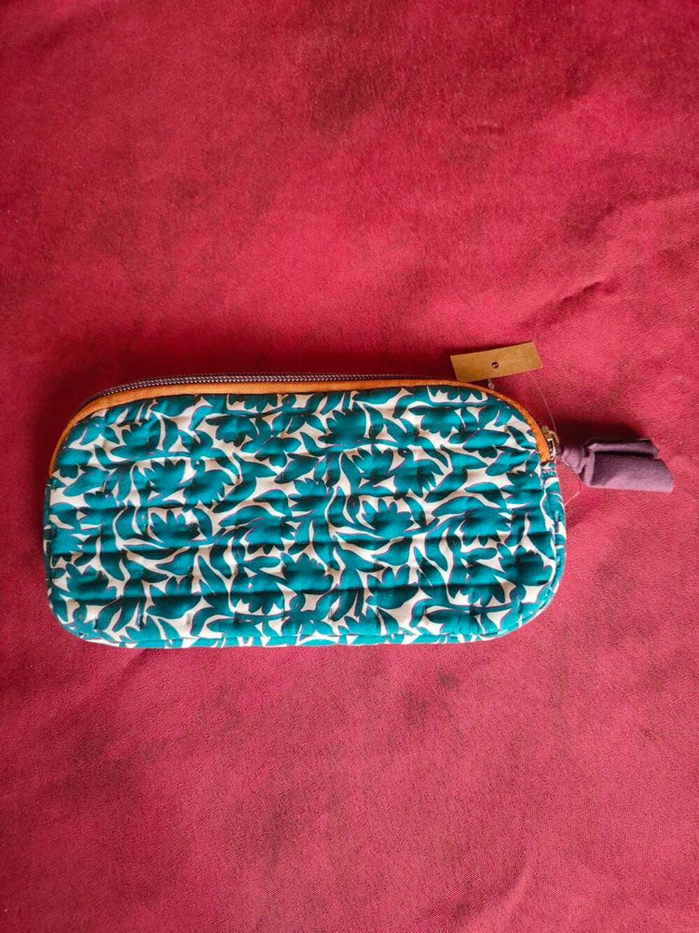 Pochette verte neuve Maroquinerie