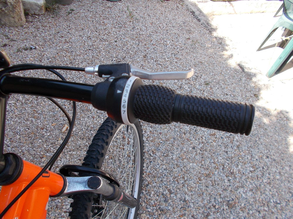vtt a bikes lliance 26 pouces 2 freins a disque comme neuf Vélos