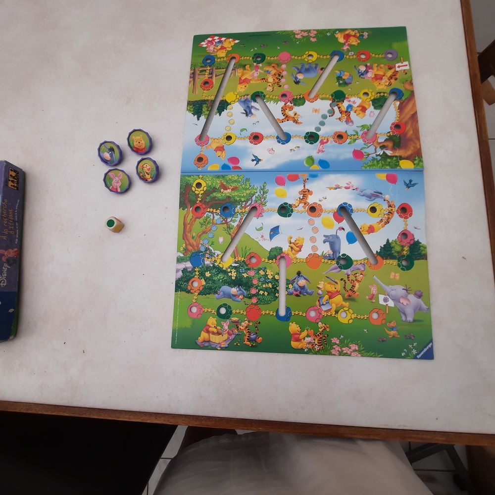 A la recherche de l'&eacute;l&eacute;fan avec Winnie et ses amis. Jeux / jouets