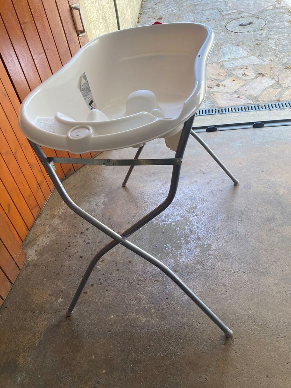 Baignoire b&eacute;b&eacute; avec support Mobilier enfants