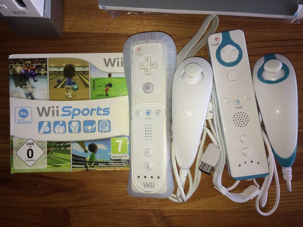 Nintendo Wii sports blanche Consoles et jeux vidos