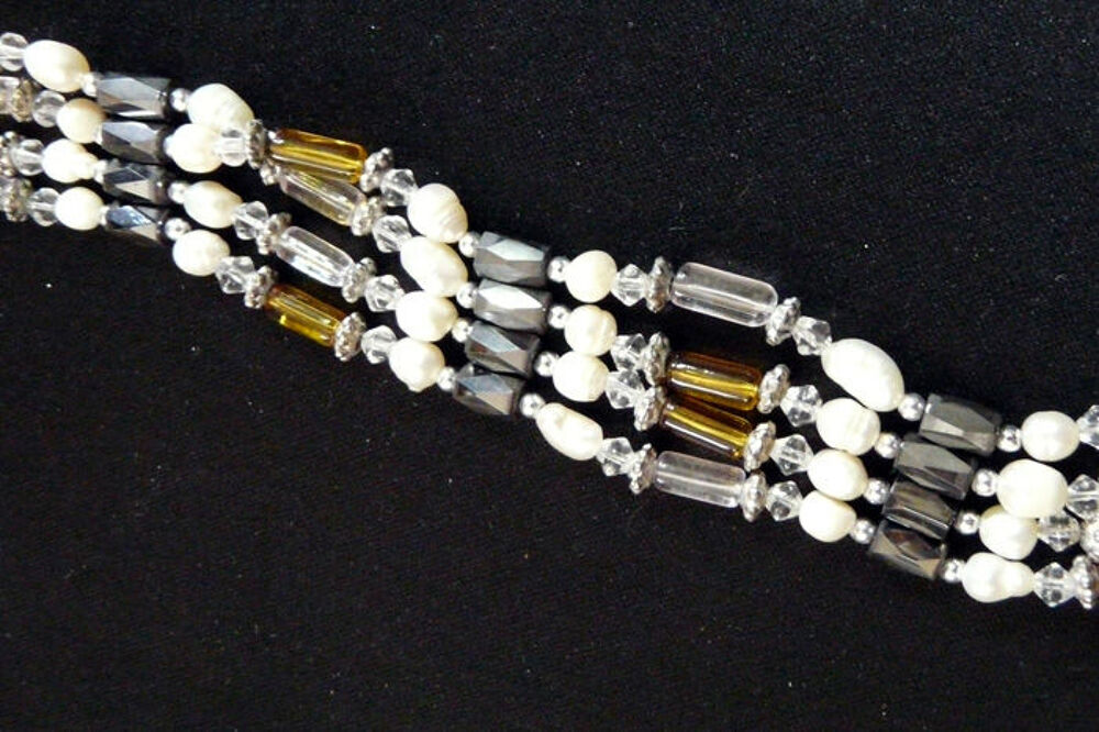 2 Grands Colliers Magn&eacute;tiques - design min&eacute;raux et r&eacute;sine - Bijoux et montres