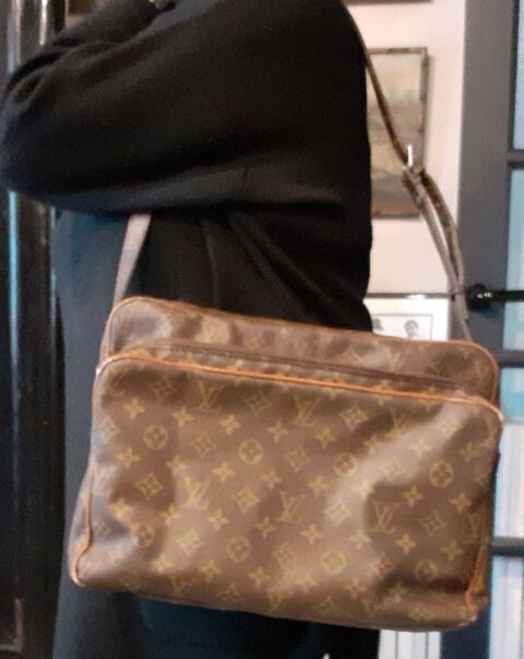 Sac reporter LOUIS VUITTON  300 Tarbes (65)