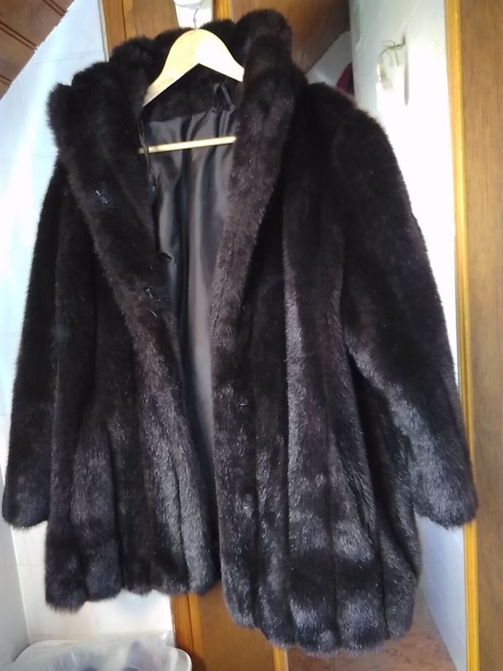 manteau fourrure synth&eacute;tique baisse prix Vêtements
