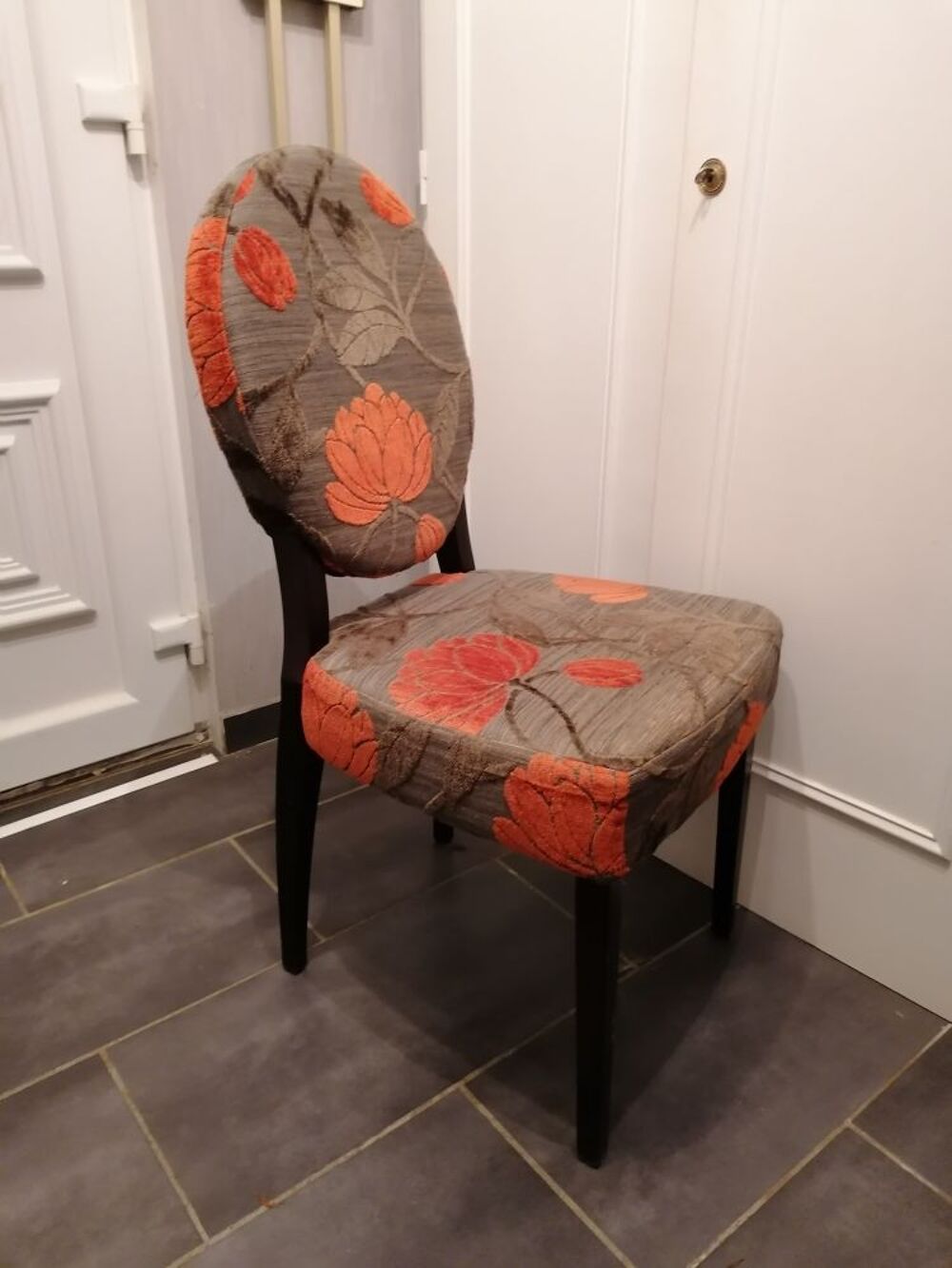 4 chaises m&eacute;daillons Meubles