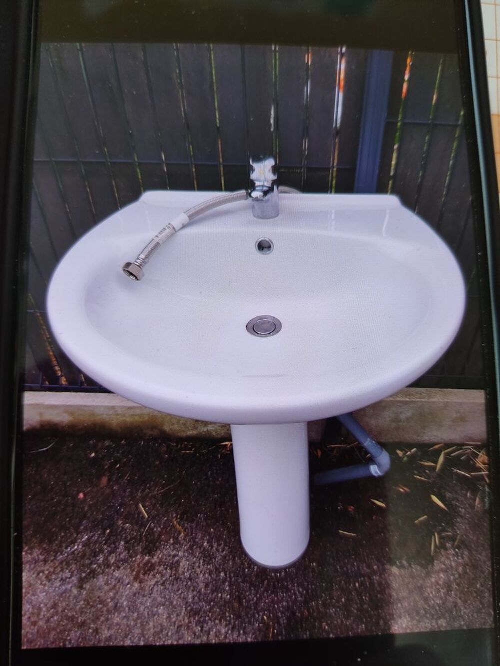 lavabo blanc sur pied Electroménager