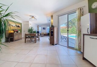  Villa  vendre 4 pices 123 m