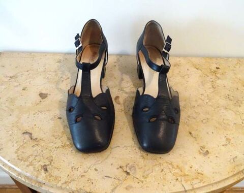 Chaussures femme en cuir à bride bleu foncé, DAMART, . 37 32 Paris 4 (75)