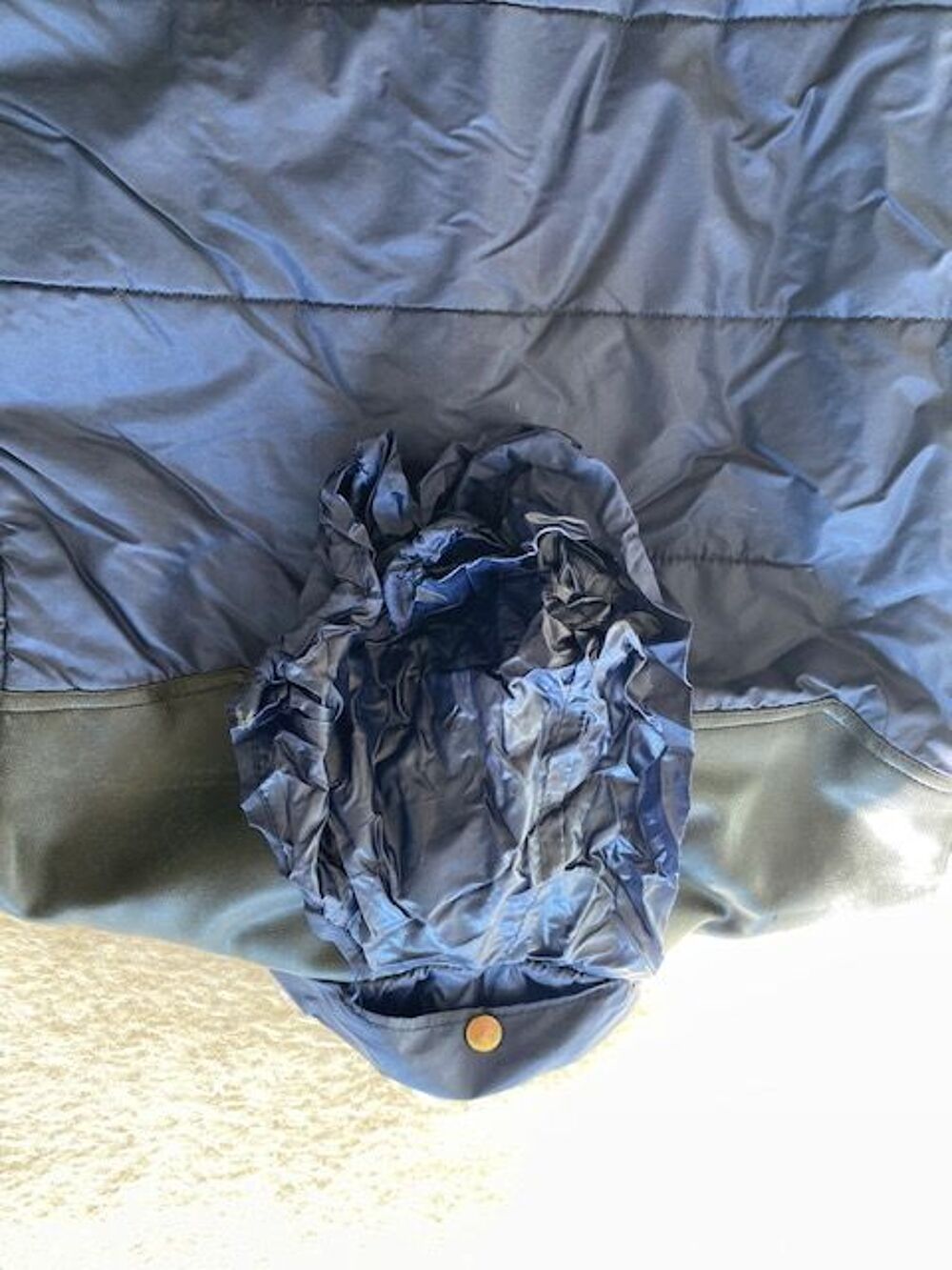 lot de vestes chaudes polaires et jogging Vêtements