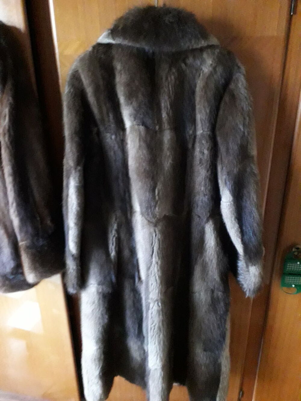 une veste en vison un manteau rat du canada peu port&eacute; Vtements
