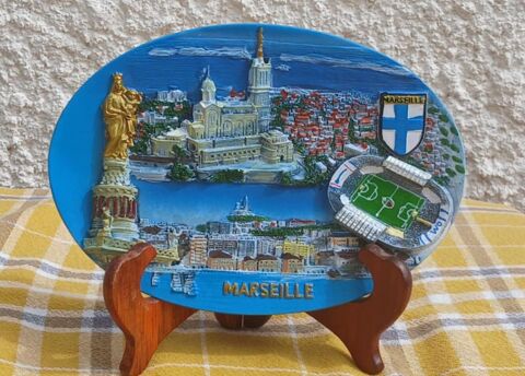 Plaque Souvenir   Marseille   : Long 19 cm - D�cor en Relief 6 La Fert�-Alais (91)
