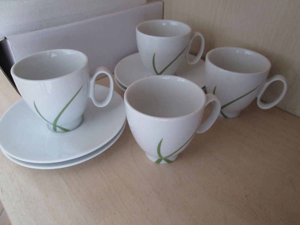 Ensemble 4 tasses &agrave; caf&eacute; soucoupes porcelaine Guy Degrenne Cuisine