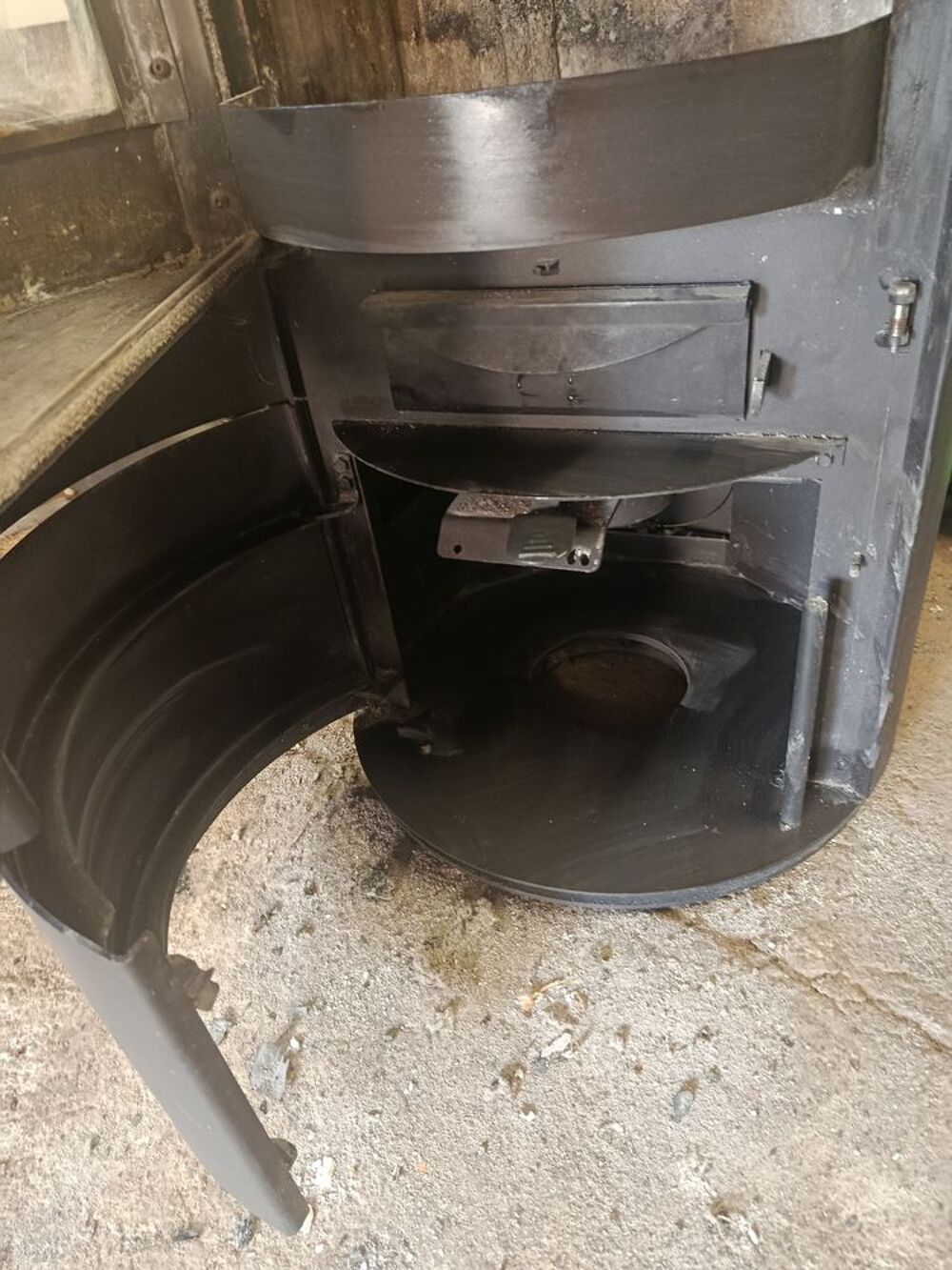 Po&ecirc;le &agrave; bois rotatif Novaline Perla Meubles