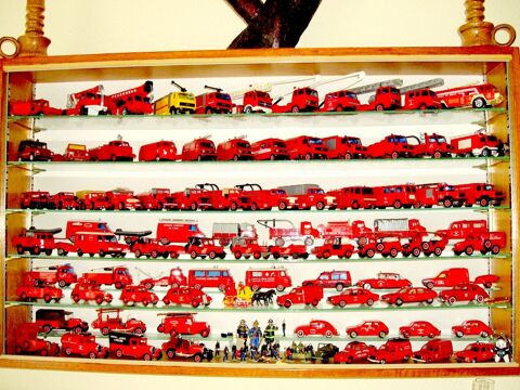 COLLECTION VEHICULES MINIATURES majorité pompiers Rochefort (17)