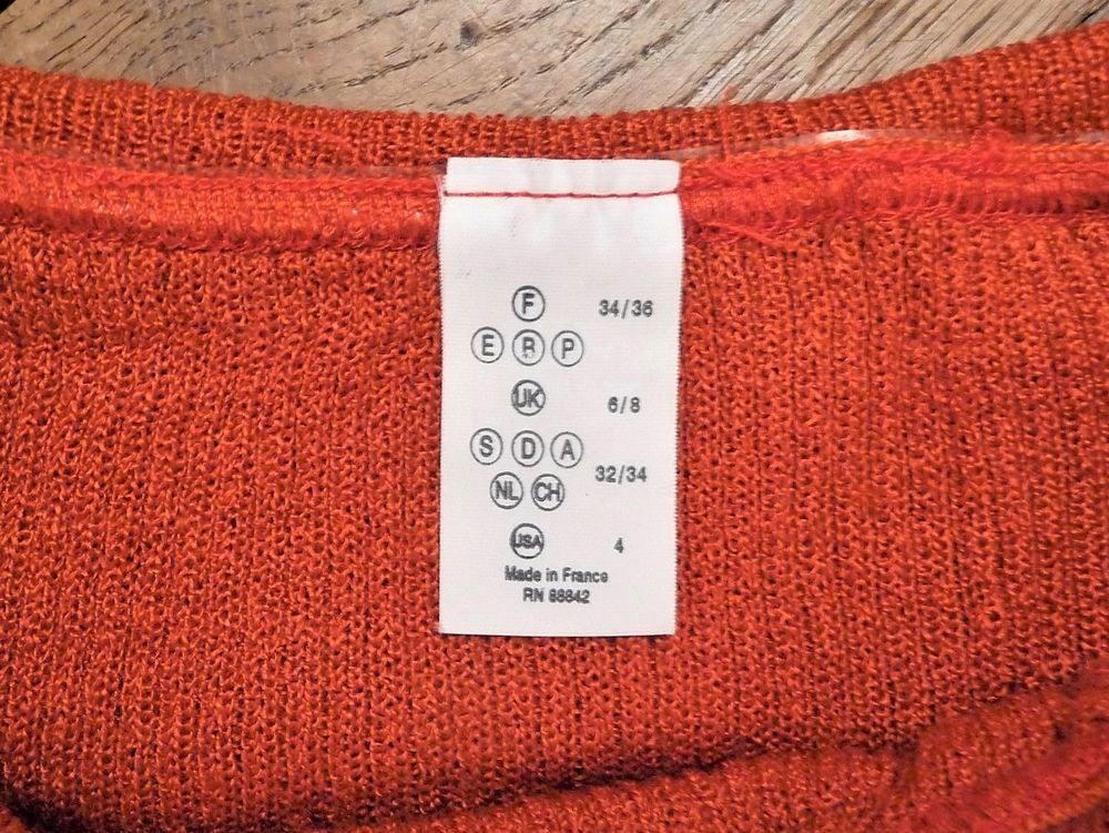 Pull Orange avec son Grand Col et Manches Longues Vêtements