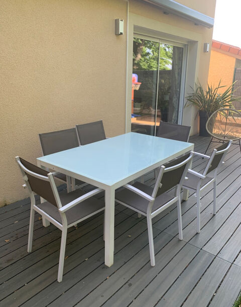 Table + chaises 180 Vaugneray (69)